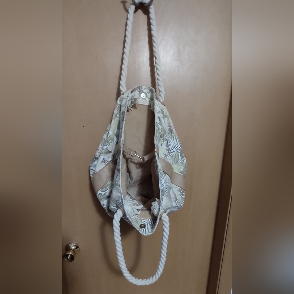 Canvas beach tote*** - Picture 5 of 9